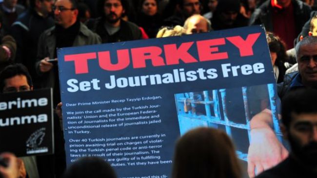 340936_turkey-journalists