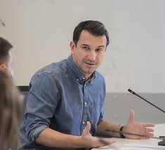 Veliaj mesazh Bashës: Harroje, sa të jem unë kryetar bashkie! Fal një nga vilat që ke, pastaj eja apliko për vilën e 5-të! - Aktualitet