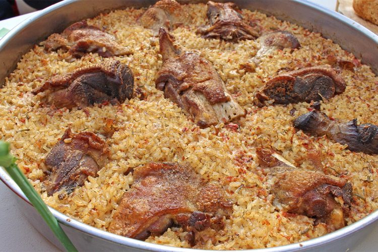 Si të bëjmë pilaf me pulë ? Podiumi Lajmet më të fundit në Shqipëri